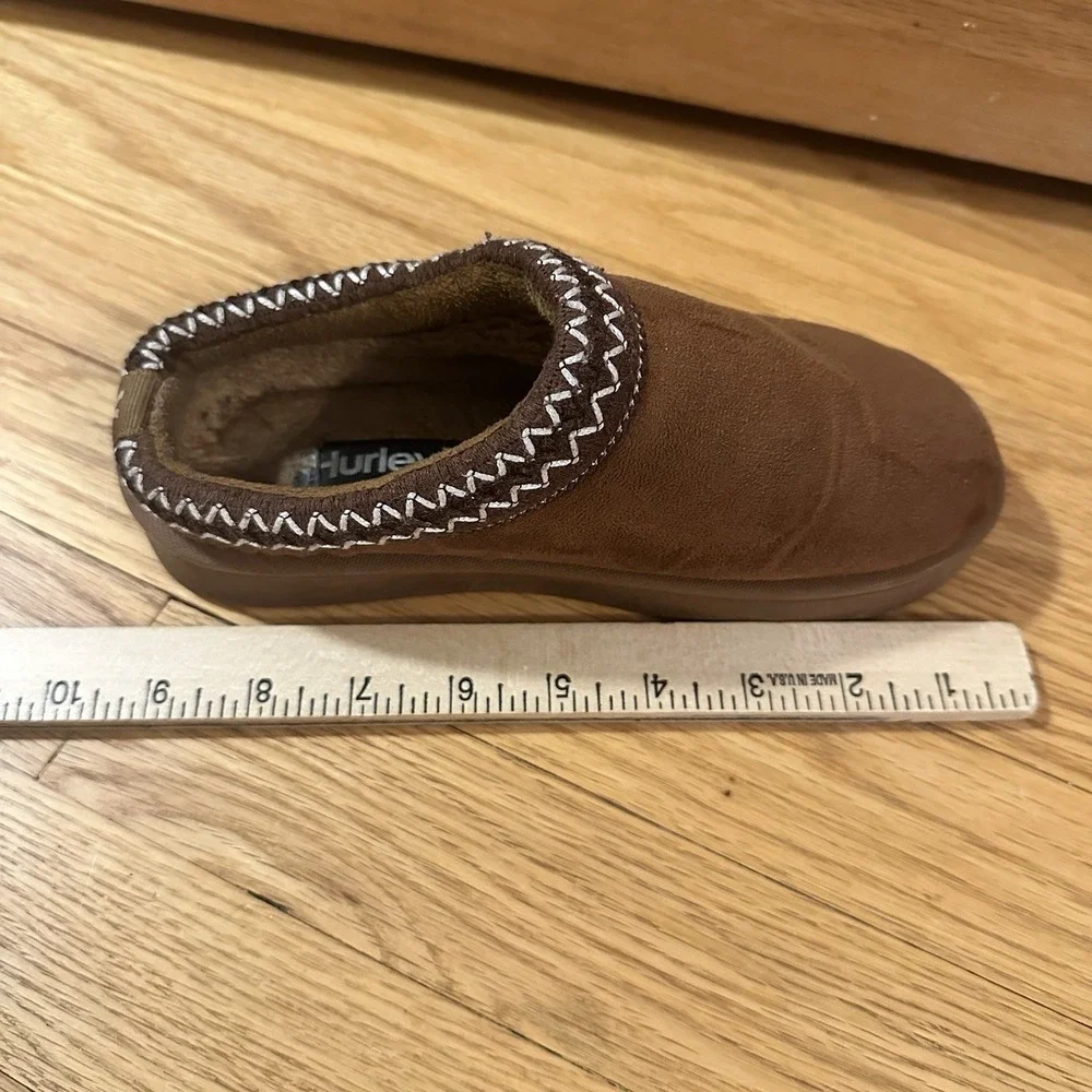 Hurley Brown Suede Lined Slip On Slippers Moccasin Clogs Youth Size 2 Cozy‎